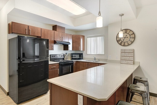 Building Photo - Wolf Run Student Living