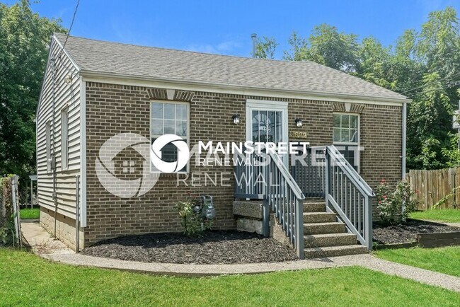 Foto del edificio - 3 Bedroom Pet-Friendly Home in Louisville, KY with Main Street Renewal
