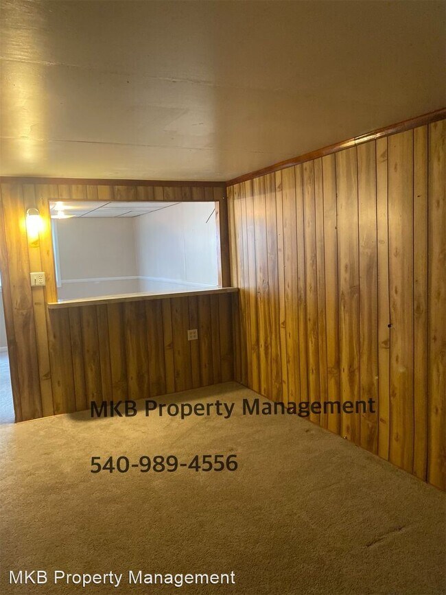 Building Photo - 4 br, 1 bath House - 623 Peake Street