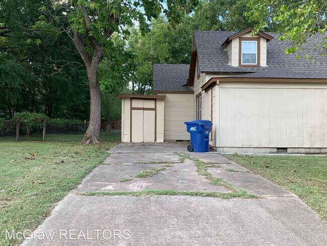 Foto del edificio - 5 br, 1 bath House - 600 W 5th