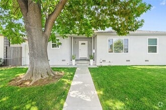 Building Photo - 6933 White Oak Ave