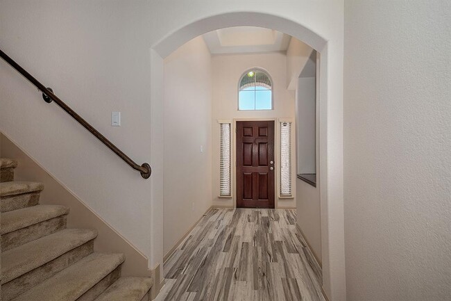 Building Photo - 11 Handbridge Pl