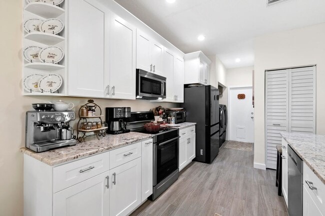 Building Photo - 7826 Sienna Springs Dr