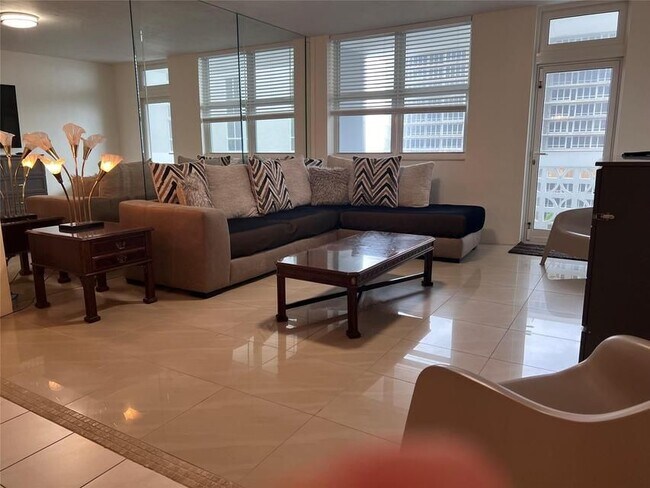 Foto del edificio - 4250 Galt Ocean Dr