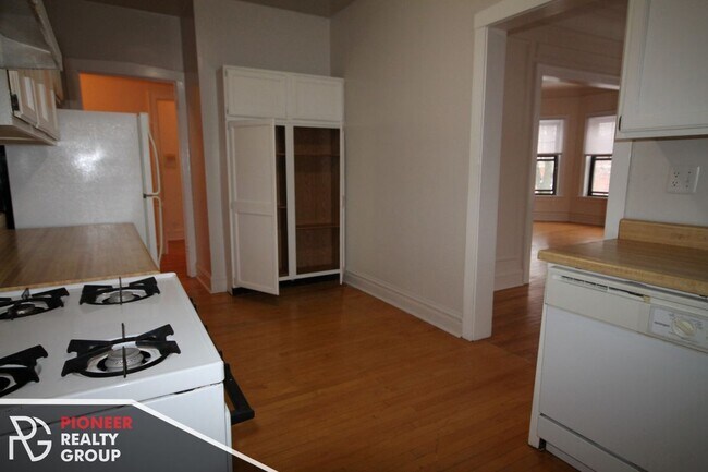 Foto del edificio - 1025 Dempster St