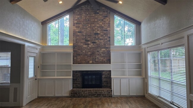 Building Photo - 3303 Candleway Dr