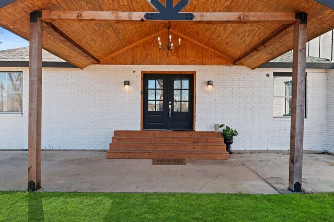 Building Photo - 15285 S Skaggs Rd