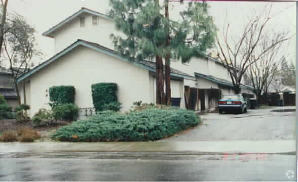 Primary Photo - 3504 Dragoo Park Dr