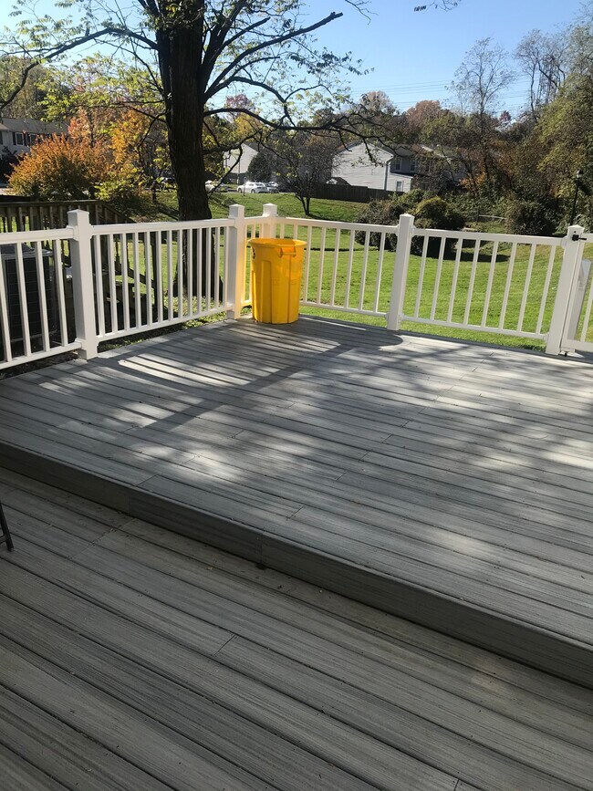 Foto del edificio - 6452 Lacrosse Ln NE