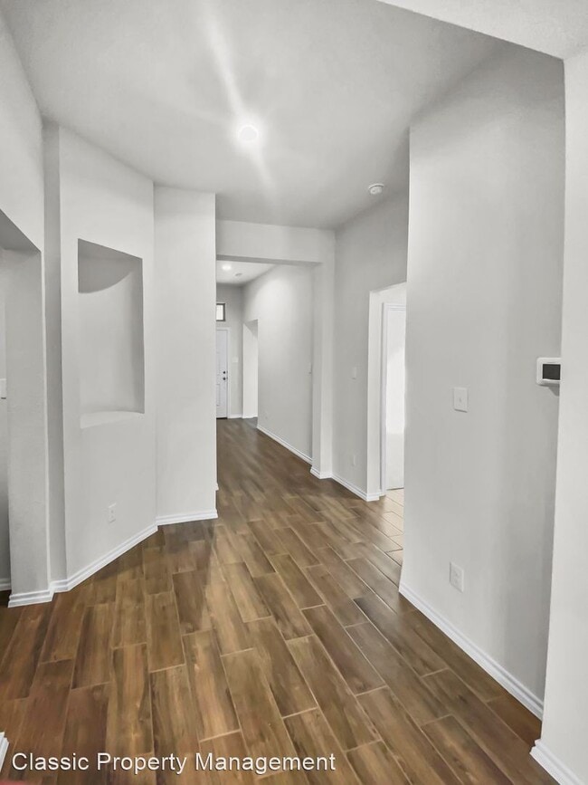 Building Photo - 4 br, 2 bath House - 10008 Ginkgo Lane