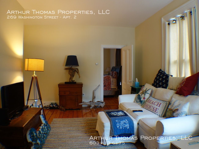 Building Photo - Beautifully Restored Victorian Duplex