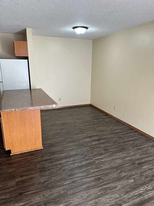Foto del edificio - Four Bedroom Apartment