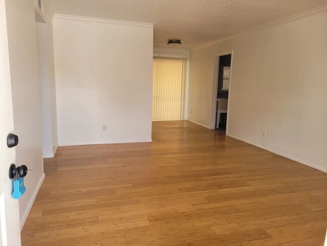 Foto del edificio - COMING SOON-Updated 3 bedroom 2 bath