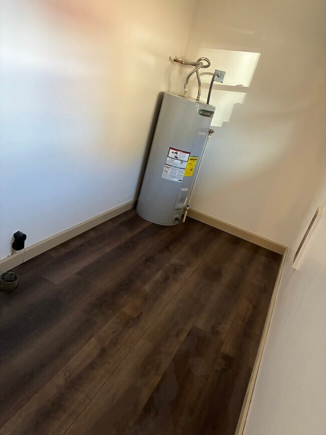 Building Photo - 505 Belleview Dr