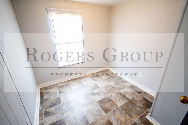 Foto del edificio - 385 Julian Smith Rd