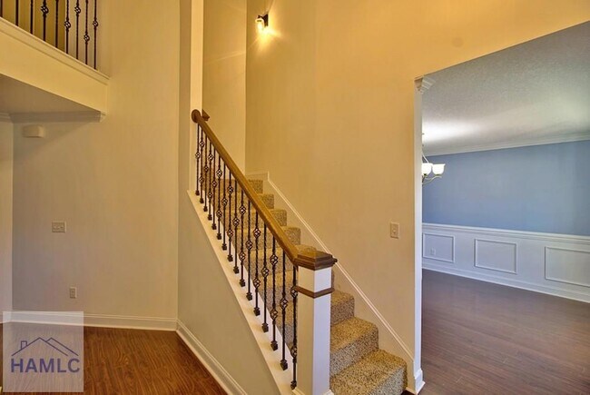 Building Photo - 702 Auburn Cv