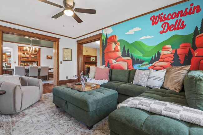 Building Photo - 924 Capital St