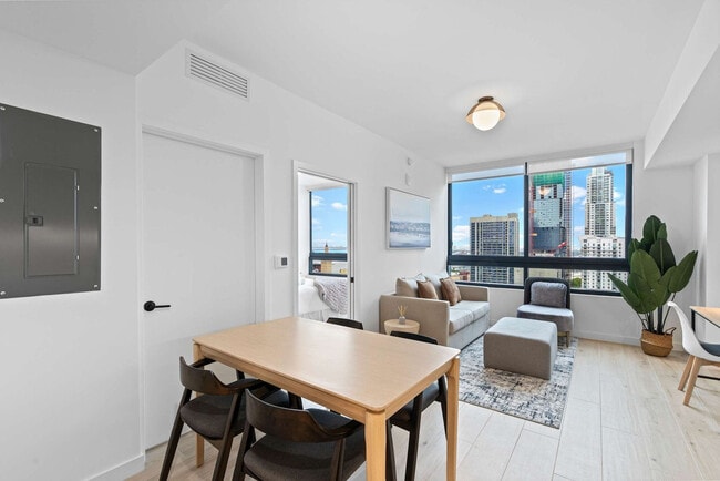 Building Photo - 225 N Miami Ave