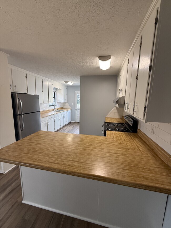 Foto del edificio - 315 Pine Cir