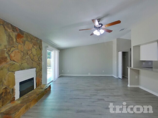 Foto del edificio - 3183 Bee St E