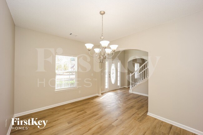 Foto del edificio - 528 Gristmill Ln