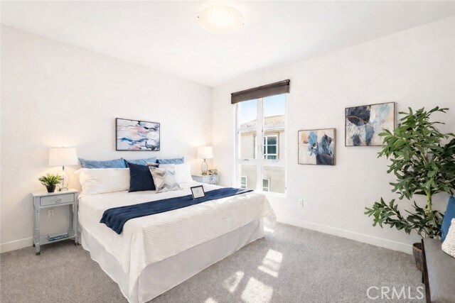 Building Photo - 2700 E Chaucer St