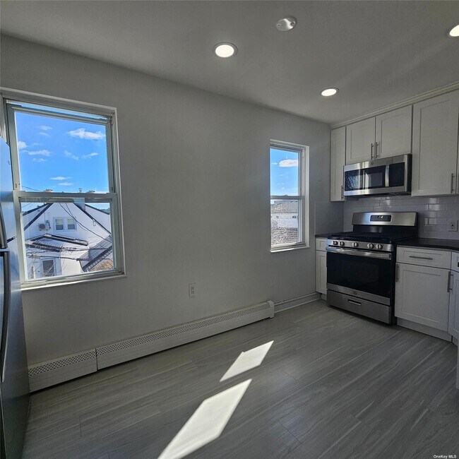 Photo - 124 W Fulton St Apartment