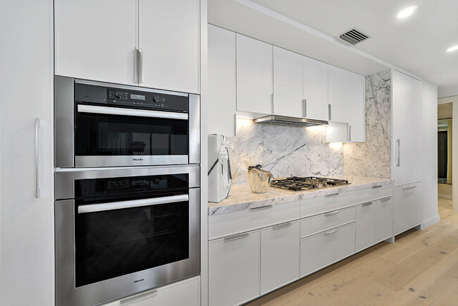 Foto del edificio - 3550 S Ocean Blvd