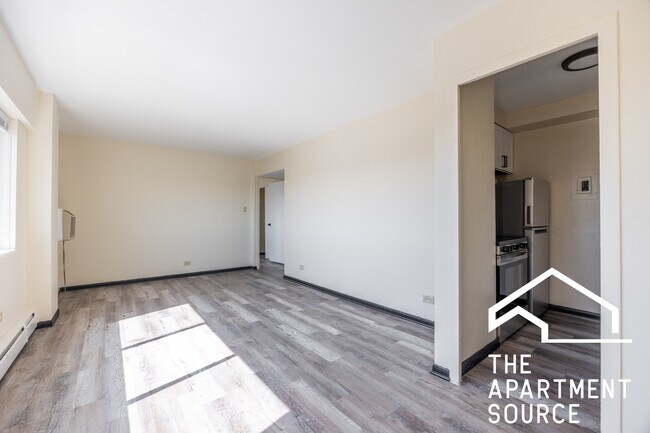 Building Photo - 1400 Chicago Ave