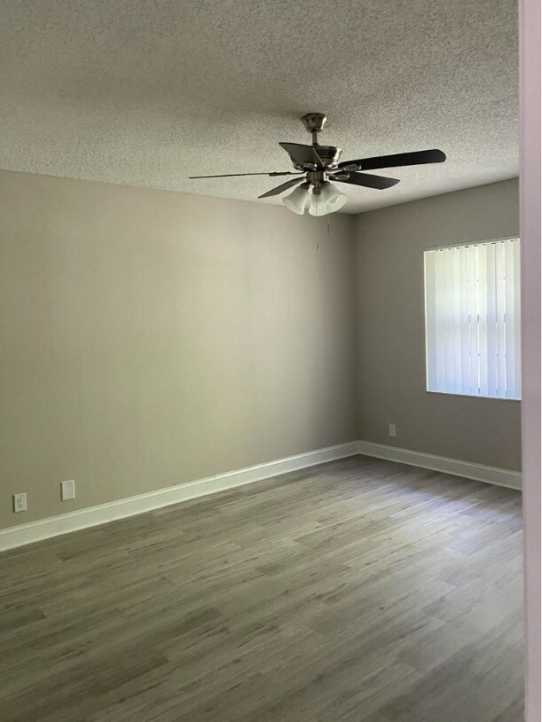 Foto del edificio - 240 SE 10th St