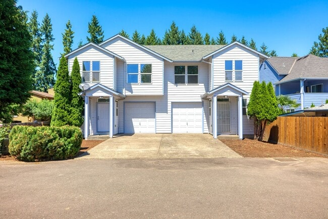 Recently updated 3 bedroom, 2.5 bath Townhouse in Beaverton - Recently updated 3 bedroom, 2.5 bath Townhouse in Beaverton