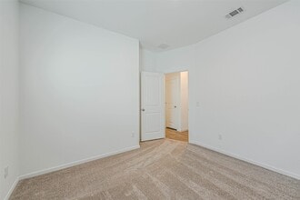 Building Photo - 3075 Clydesdale Dr
