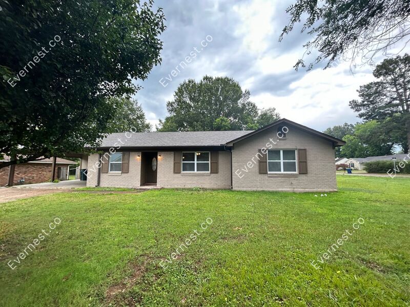 8250 Chesterfield Dr, Southaven, MS 38671 House Rental in Southaven