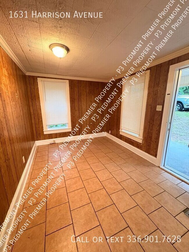 Foto del edificio - 1631 Harrison Ave