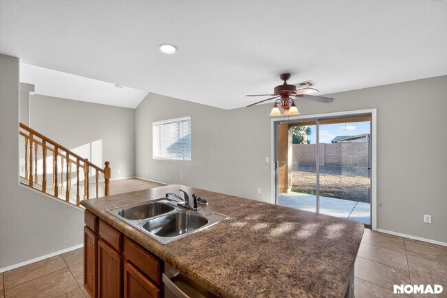 Foto del edificio - 9323 W Crown King Rd