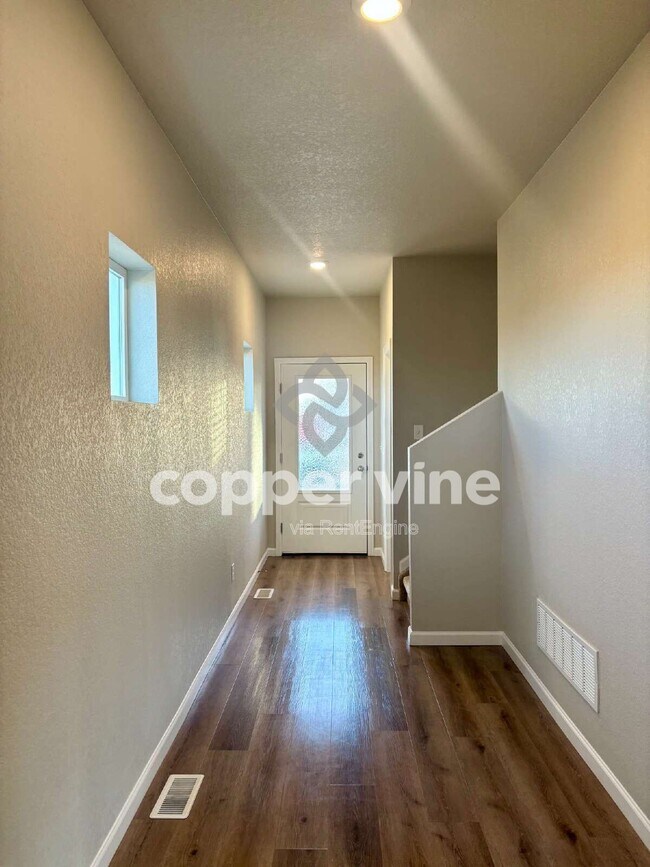 Foto del edificio - 7415 Dolores Ave