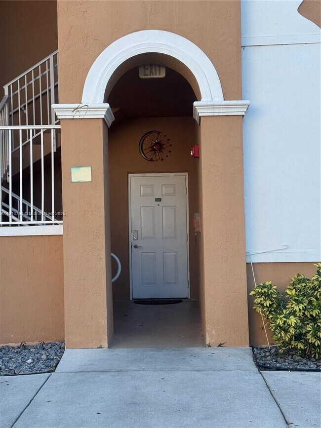 Foto del edificio - 7250 NW 177th St