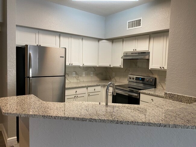Building Photo - 823 Camargo Way