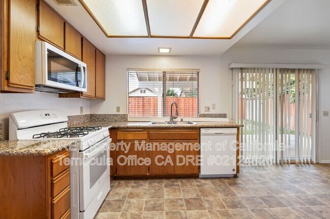 Building Photo - 42355 Maskuaz Ct