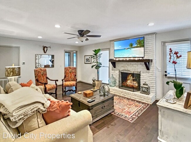 Building Photo - 4 br, 2 bath House - 2626 Lakewood Circle