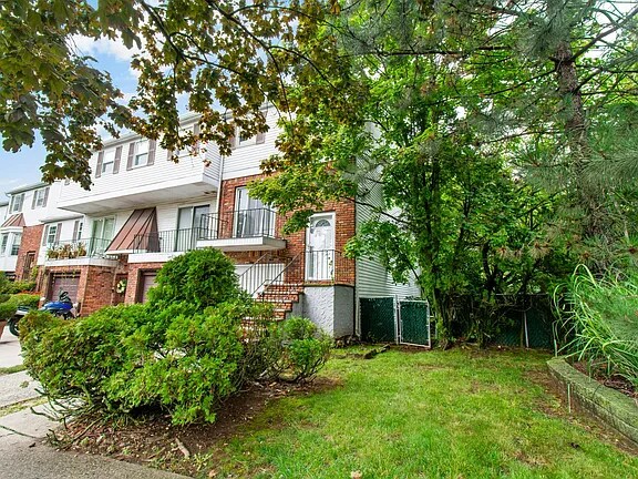 Foto del edificio - 1630 Forest Hill Rd