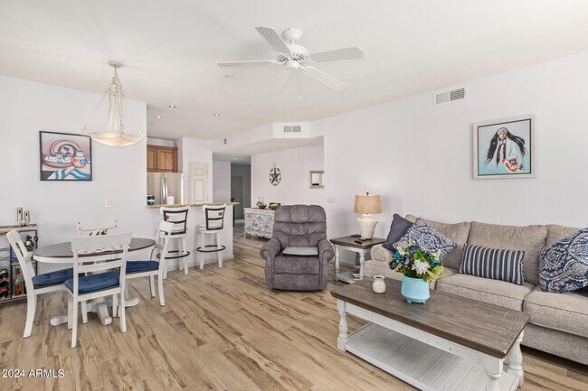Foto del edificio - 14000 N 94th St