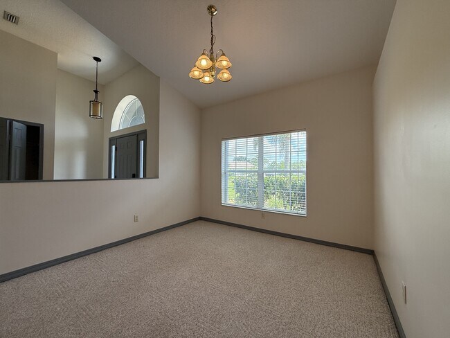 Foto del edificio - 4728 Innisbrook Ct N