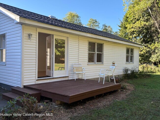 Building Photo - 551 NY-217