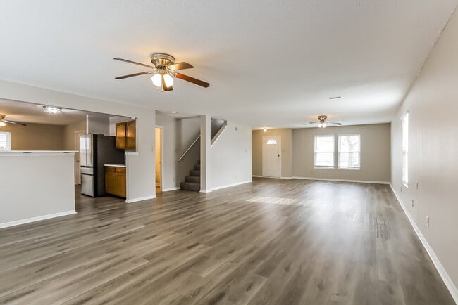 Building Photo - 8158 Retreat Ln