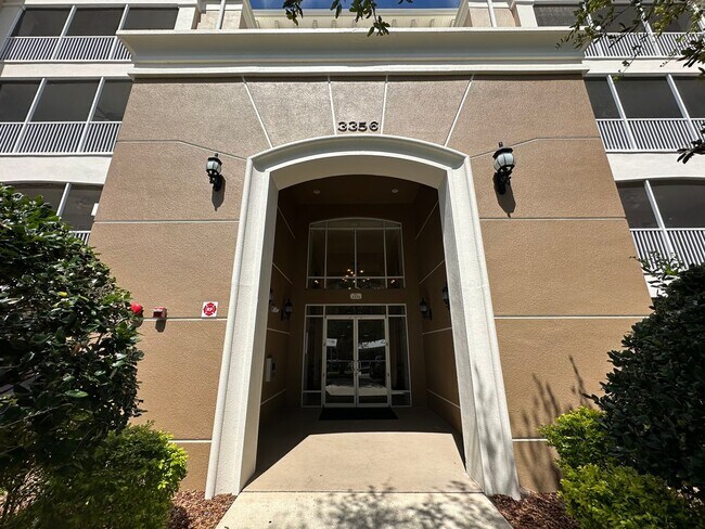 Building Photo - 2 Bedroom, 2 Bath 2nd Floor Condo with Bon...