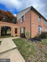 Building Photo - 5737 Independence Cir