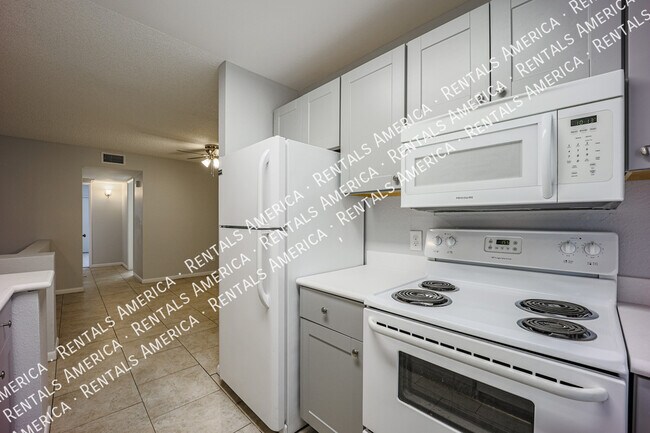 Foto del edificio - 747 S Ext Rd