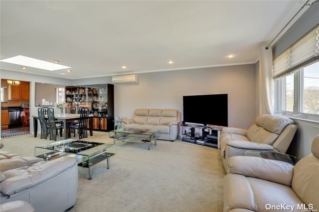 Foto del edificio - 71-25 164th St