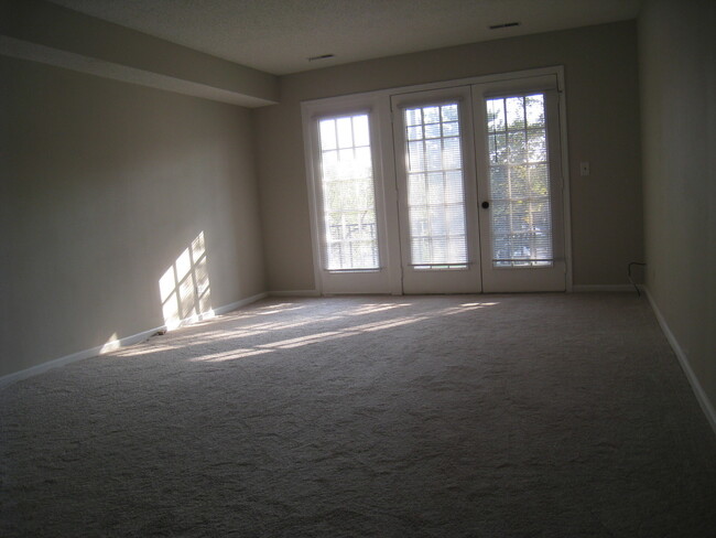 Foto del edificio - 520 Biesterfield Rd